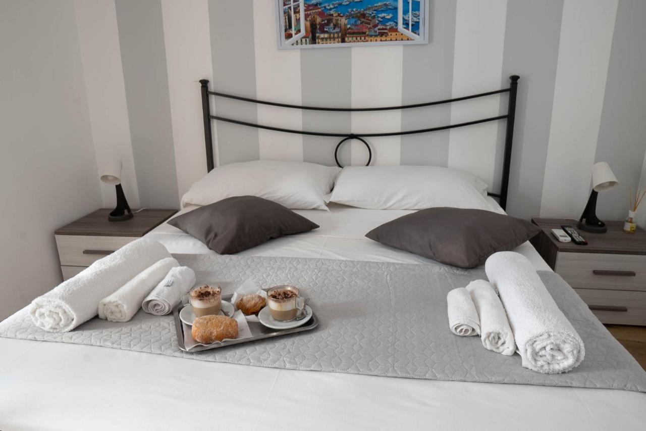 Athmosfera Nova 18 Hotel เนเปิลส์ ภายนอก รูปภาพ